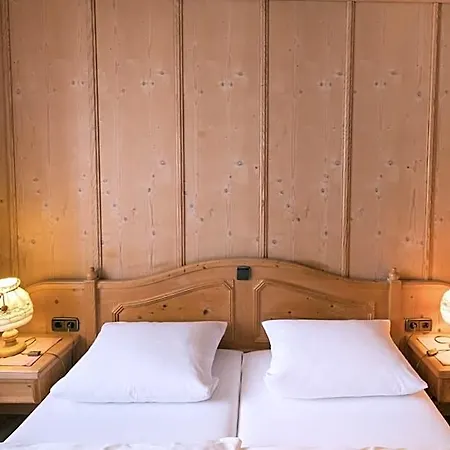 Inn Der Adler 3*